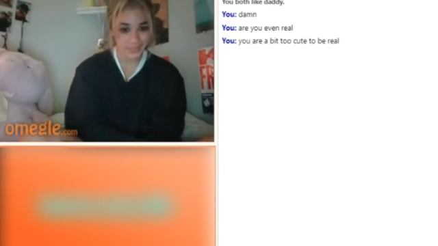 La piccola dea Bates mostra il video nudo di un'adolescente su Omegle